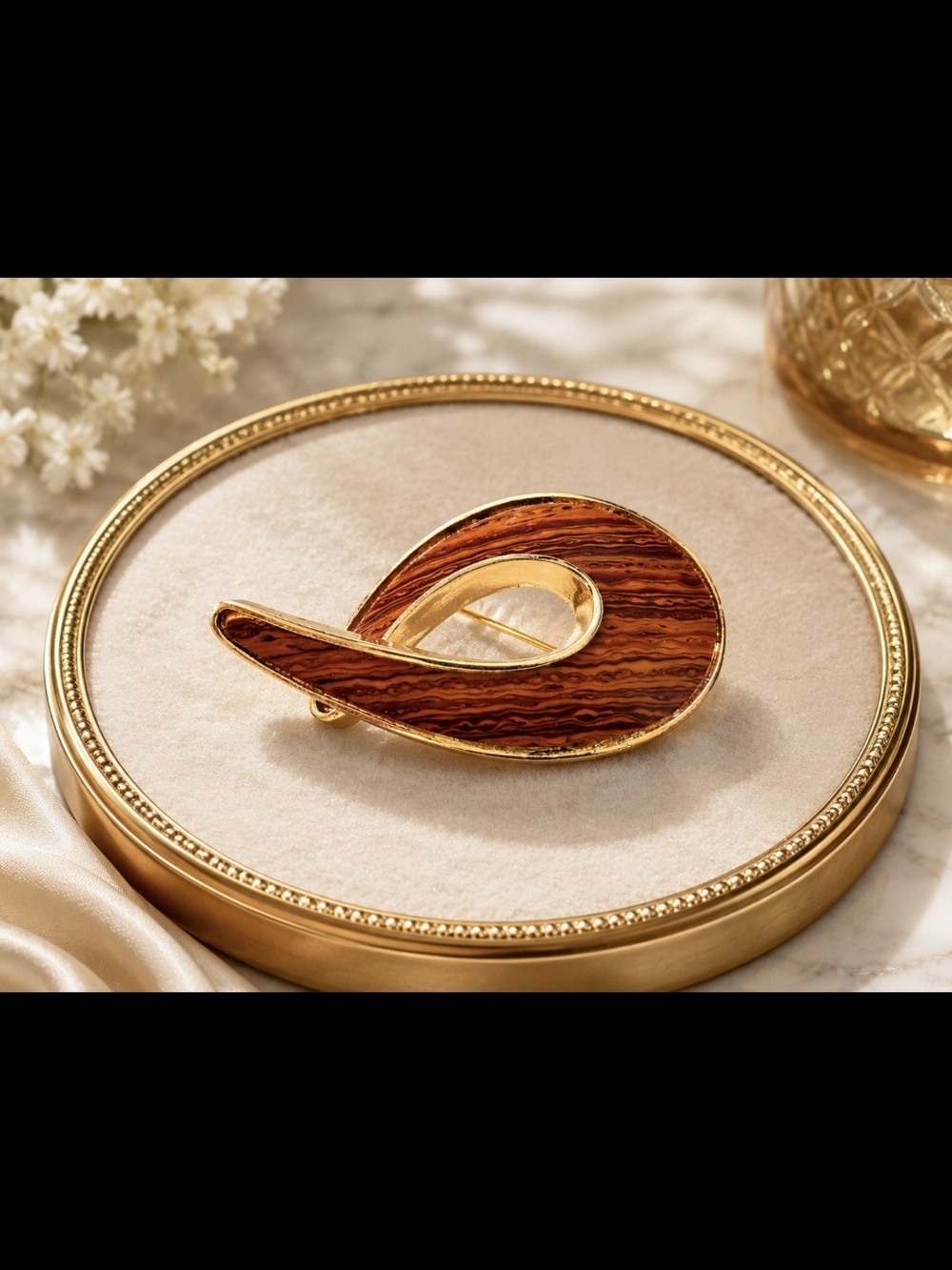 Gold-Tone Brown Woodgrain Teardrop Brooch